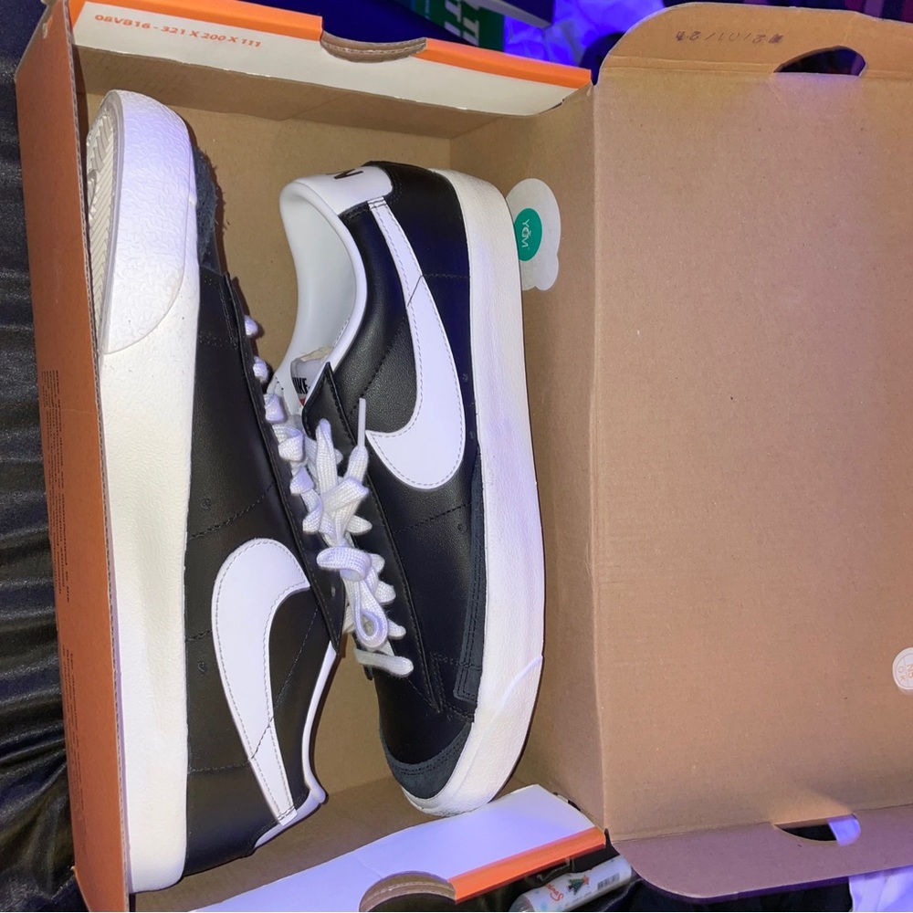10M/11.5W - Nike Blazer Low '77 Black White